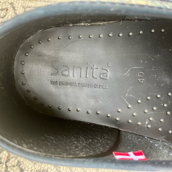 Sanita Textured Embossed Lizard Clogs size 40, Light Blue & Cream - Picture 8 of 12